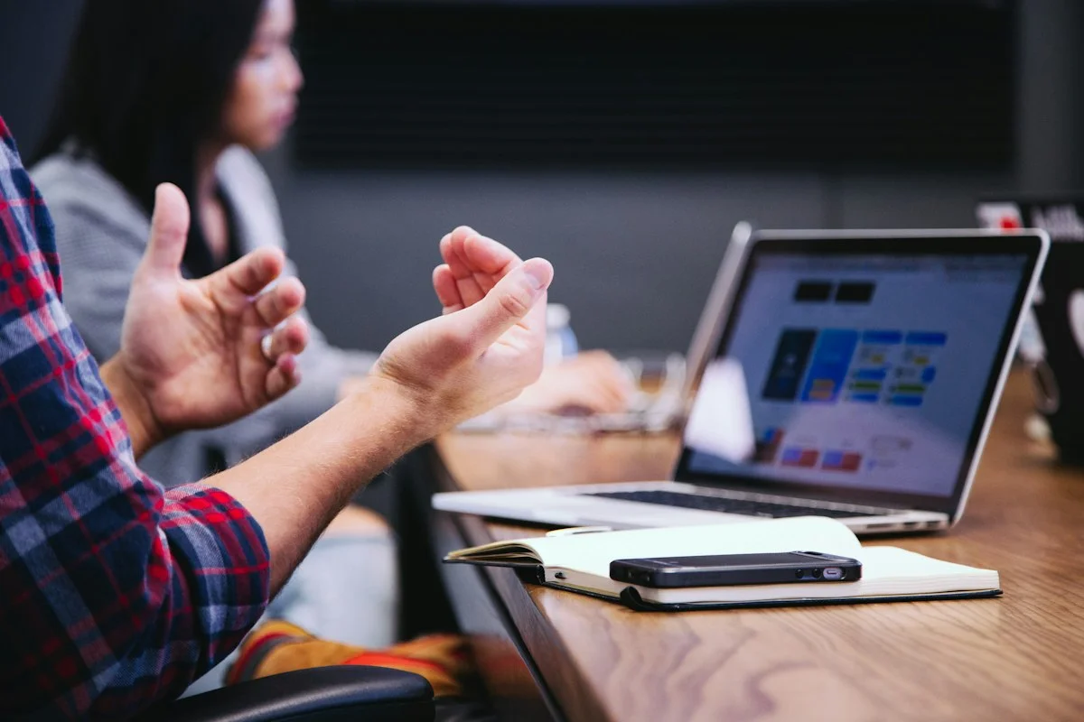 Optimización del tiempo directivo mediante el apoyo administrativo externo